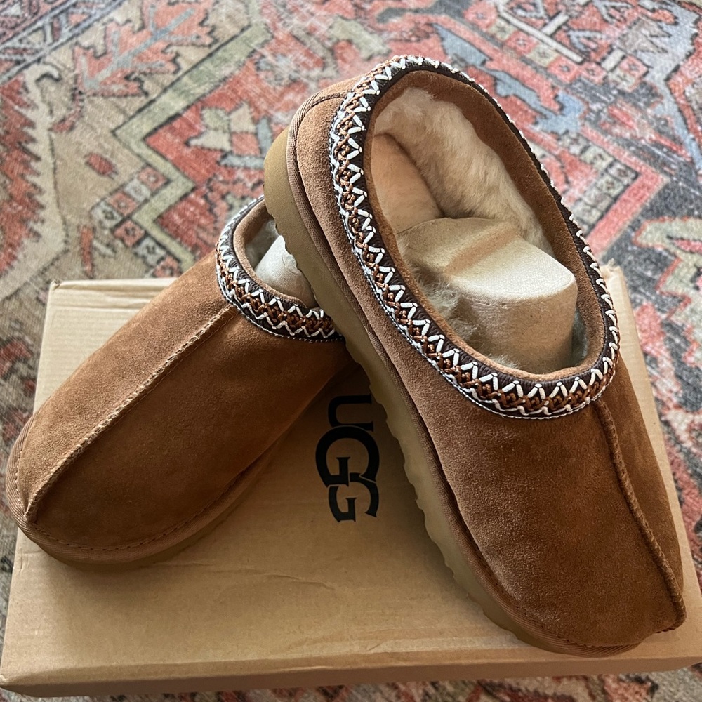UGG Tasman Chestnut, size 11